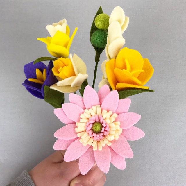 DIY felt flowers kit