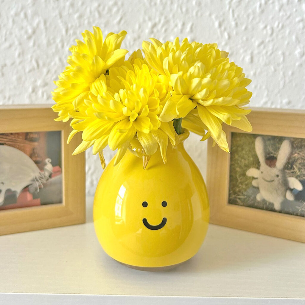 happy vase